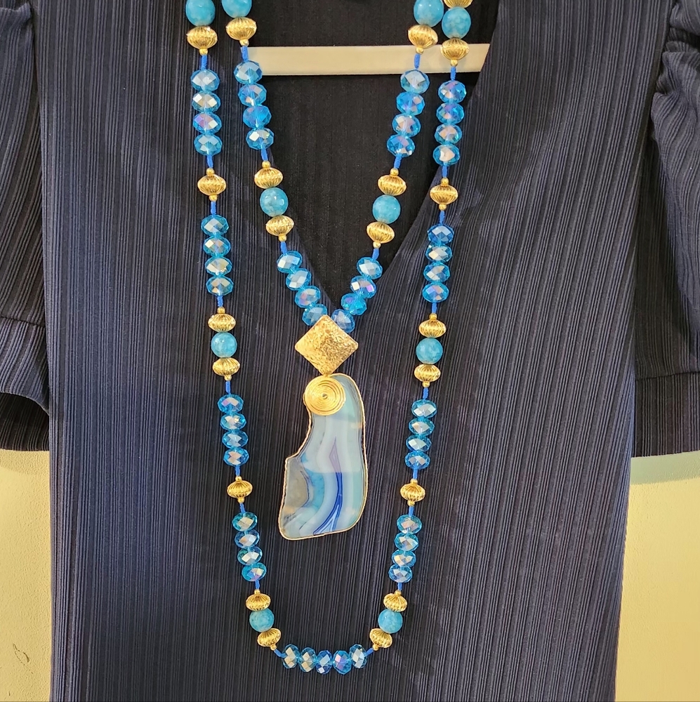 Long Blue Crystal Necklace with 18K Gold Plating – 49 cm (19”). Handcrafted